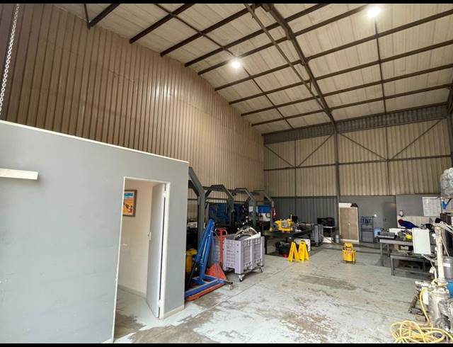 INDUSTRIAL PROPERTY TO RENT IN LYTTELTON MANOR